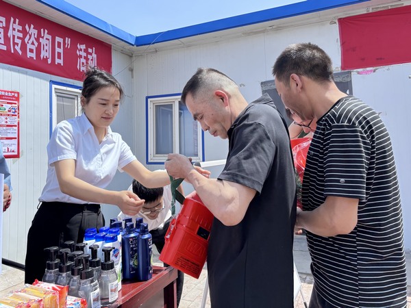 陜煤建設煤礦運營服務分公司:安全生產(chǎn)“她”力量 巾幗助力守平安