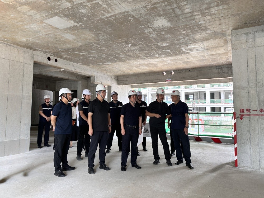 陜煤實業(yè)集團(tuán)黨委書記、董事長、總經(jīng)理胡守平深入天工公司基層項目檢查指導(dǎo)