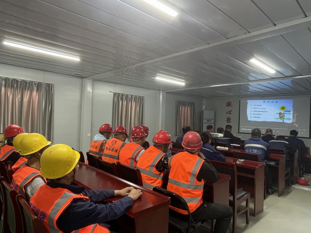 陜煤建設(shè)韓城分公司土建六項目部：高溫“烤”驗下，工會“涼”策護(hù)平安