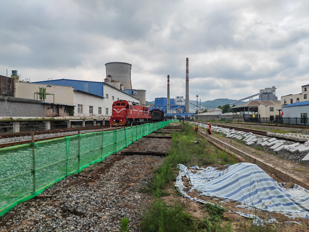 陜煤建設路橋分公司黃陵項目部迎雨季、戰(zhàn)酷暑、攻堅沖刺保工期