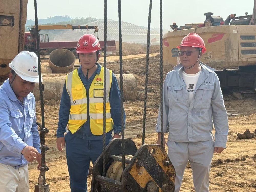 嚴(yán)檢重器筑防線 精管細(xì)控保安全