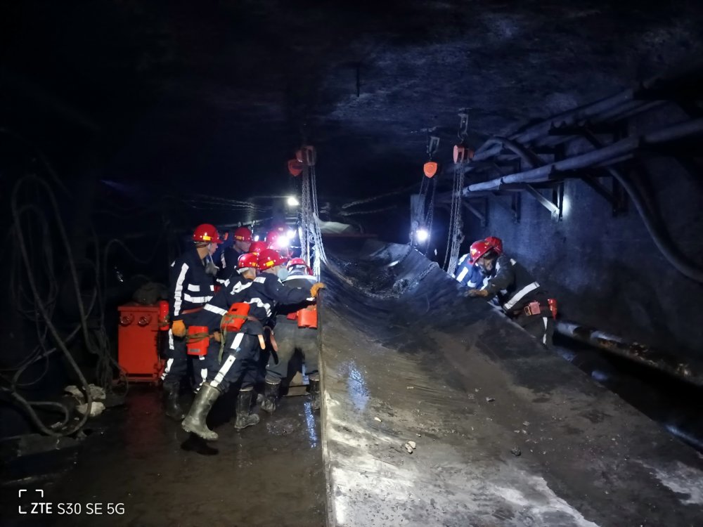 班班聯(lián)動、環(huán)環(huán)相扣！陜煤建設韓城分公司張家峁項目部“雙一流”班組打造安全生產(chǎn)“動態(tài)防護鏈”