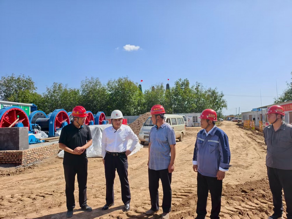 王明智到陜煤建設(shè)礦建二公司第一項目部檢查指導(dǎo)工作