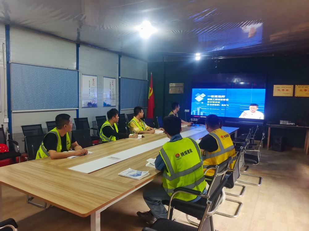 燈光映初心！陜煤建設銅煤公司基層職工備戰(zhàn)一建熱潮涌