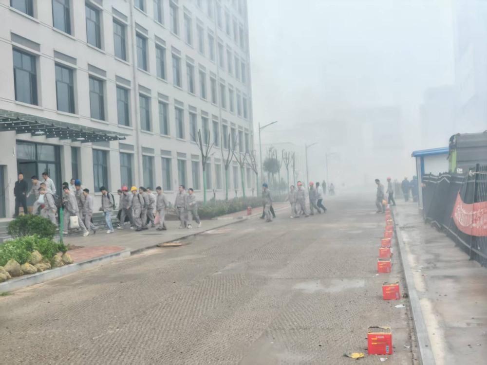 陜煤建設渭南分公司承建的彬長集團文家坡電廠廠前區(qū)宿舍樓工程順利交付