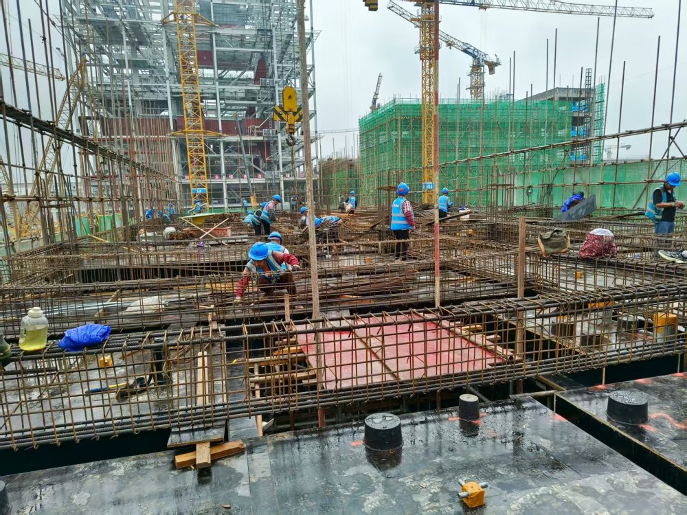 陜煤建設韓城分公司土建四項目部：雙節(jié)攻堅奏強音，項目建設破浪行