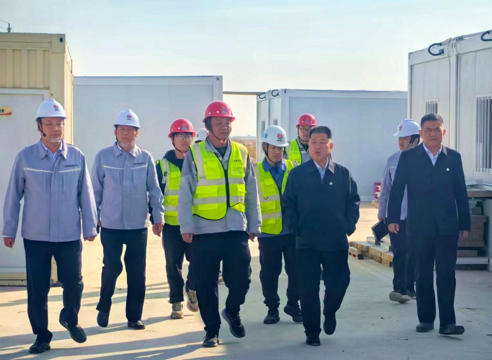 陜煤集團(tuán)新疆公司董事長王寧一行深入天工公司基層項(xiàng)目檢查指導(dǎo)