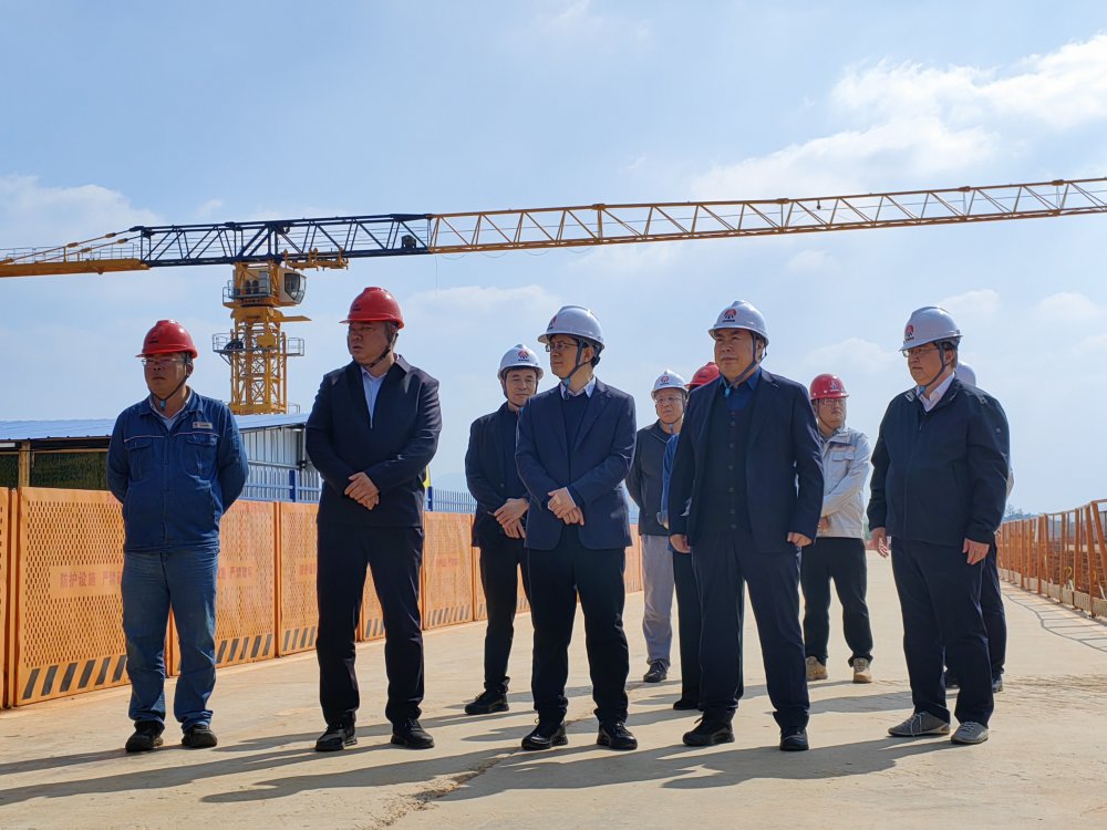 省紀(jì)委監(jiān)委駐陜煤集團(tuán)紀(jì)檢監(jiān)察組組長、集團(tuán)黨委委員、紀(jì)委書記閆恒光一行深入陜煤汨羅電廠項(xiàng)目調(diào)研指導(dǎo)工作