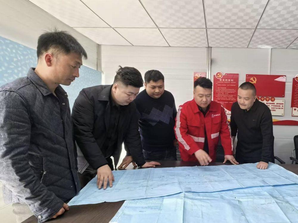 陜煤建設(shè)機(jī)電安裝公司關(guān)中黨支部：黨員先鋒打頭陣 四季度攻堅顯擔(dān)當(dāng)