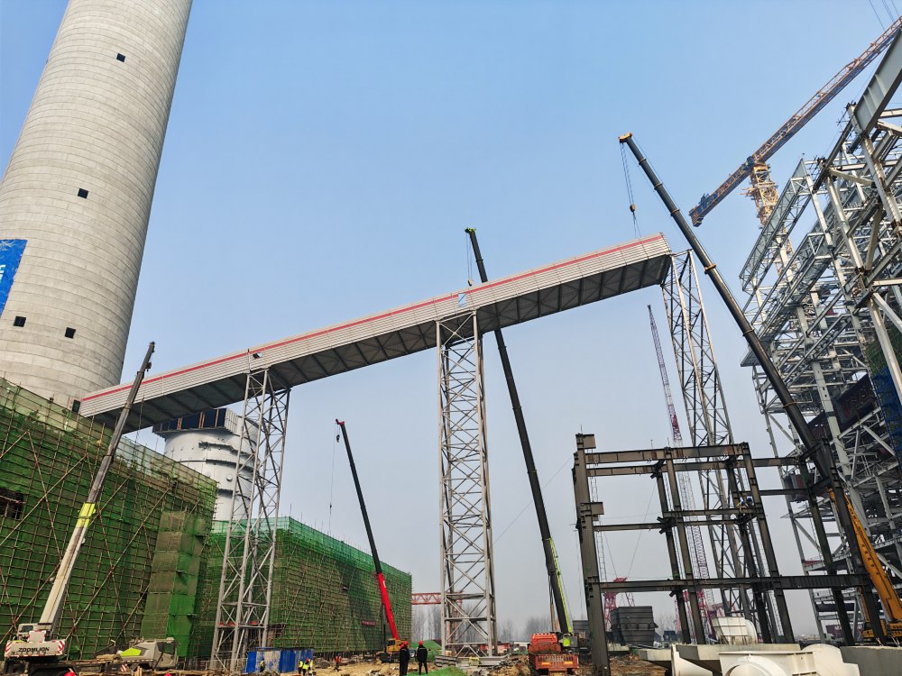 突破“空中走廊”！陜煤建設(shè)韓城分公司土建十六項目部承建的陜煤信陽超超臨界工程裝配式輸煤棧橋建設(shè)再傳捷報