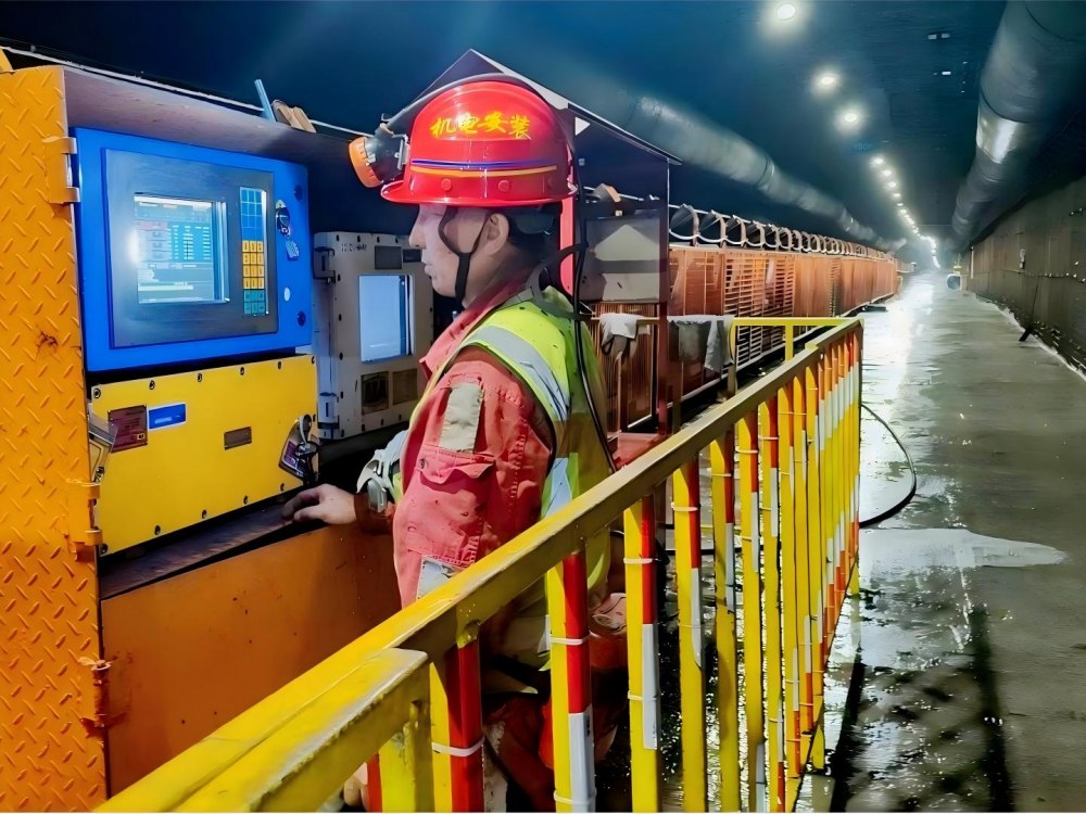 陜煤建設機電安裝公司：春節(jié)堅守保工期，奉獻擔當寫新篇！