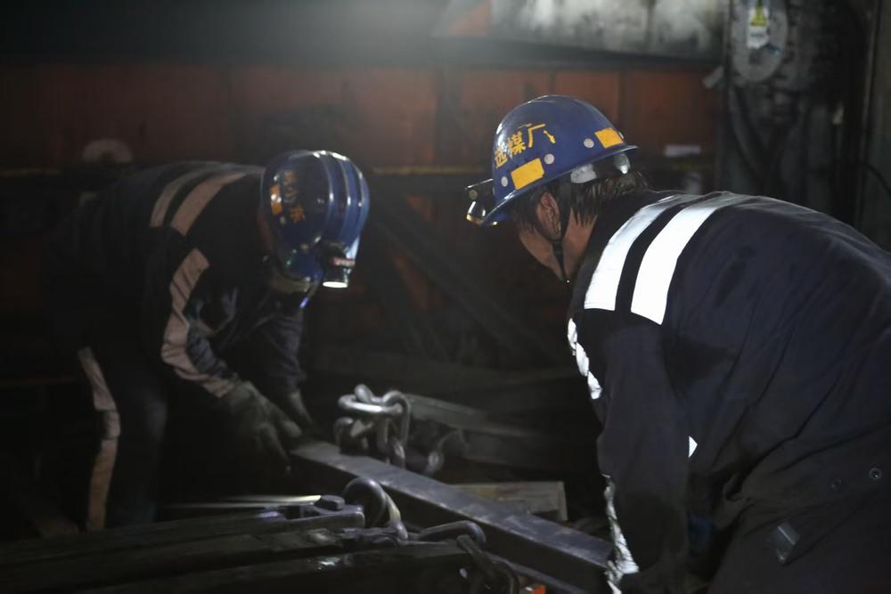 陜煤建設(shè)洗選煤運(yùn)營公司：黨建領(lǐng)航聚合力 實(shí)干篤行啟新程