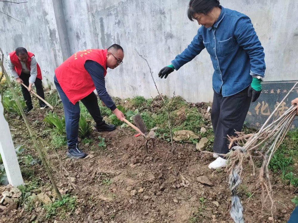 陜煤建設煤礦運營服務分公司：駐村干部顯擔當 宣傳賦能促振興