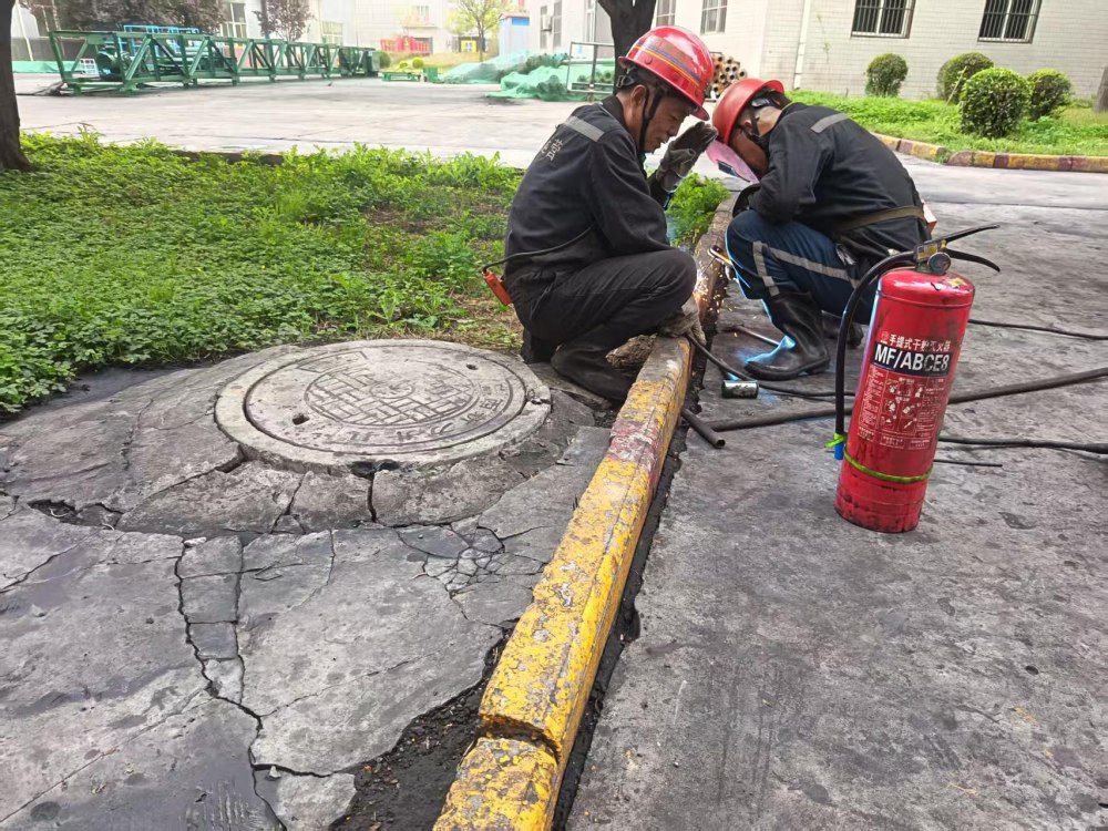 比學(xué)趕幫創(chuàng)氛圍 嚴守底線護安全