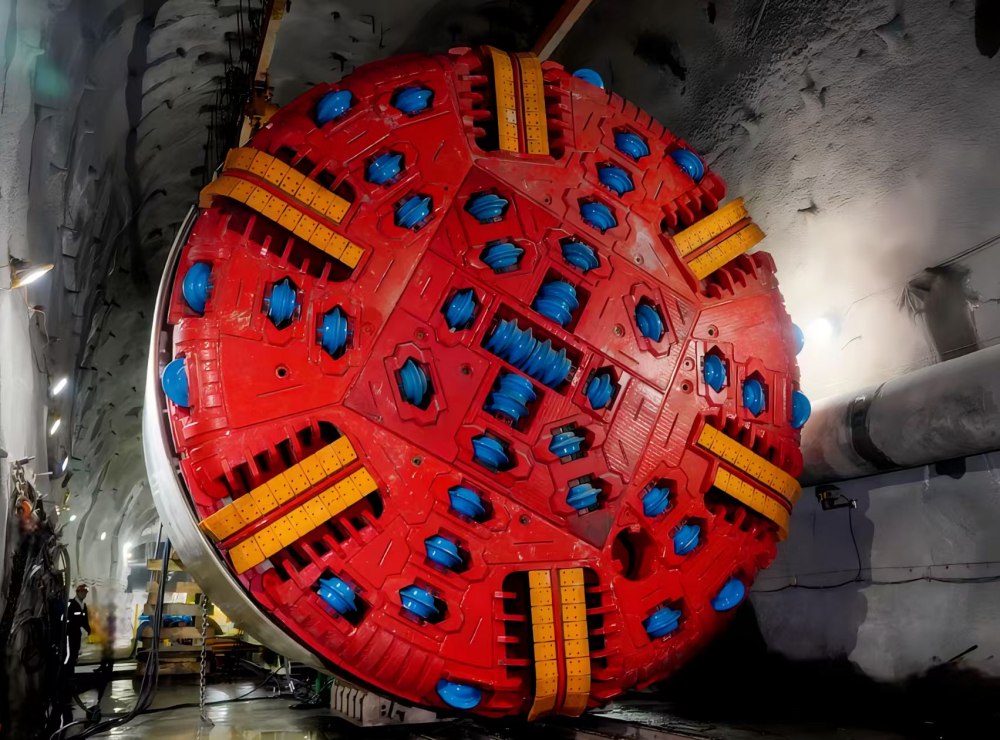 陜煤建設煤礦運營服務分公司：兩破紀錄！TBM大斷面掘進上演“紅色速度”