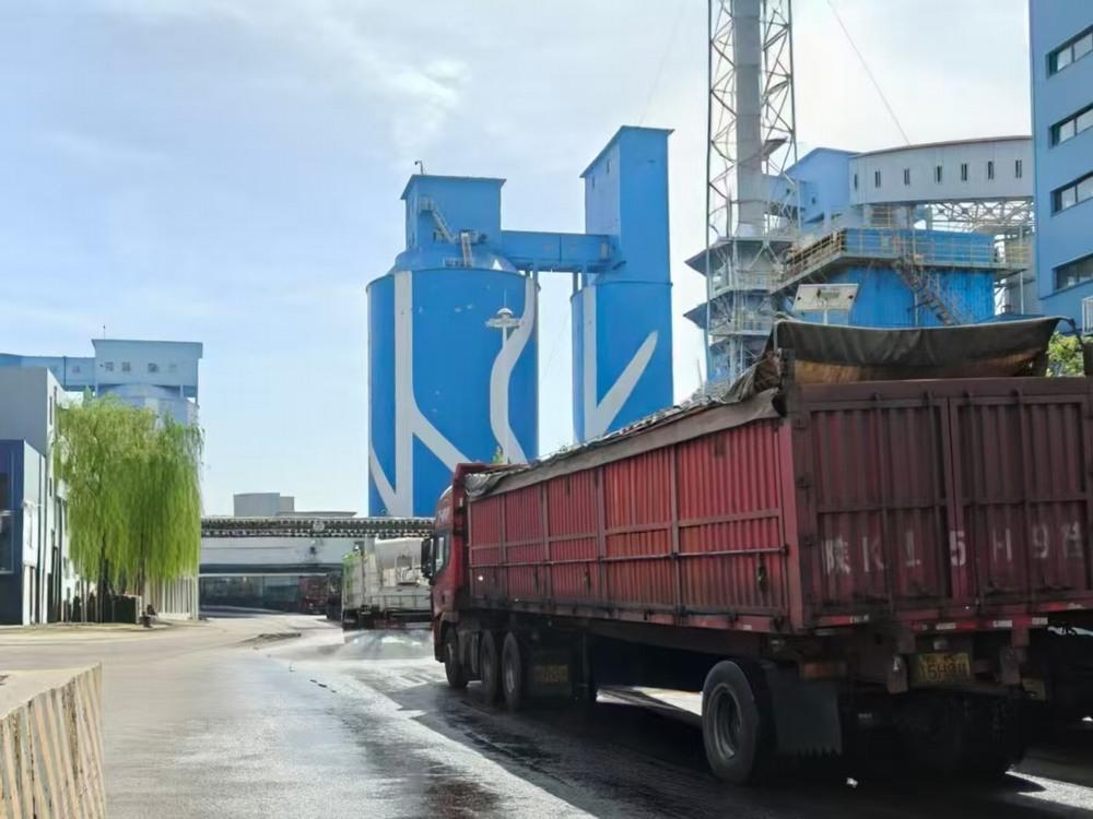 陜煤建設(shè)洗選煤運營公司紅柳林洗煤廠項目部： 風(fēng)卷黃沙礪劍 固守紅柳安堤